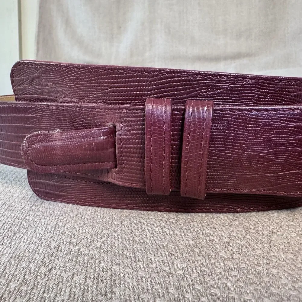 Vintage 80s Ginnie Johansen Wide Leather Croc Belt Burgundy Statement Sz Sm 526